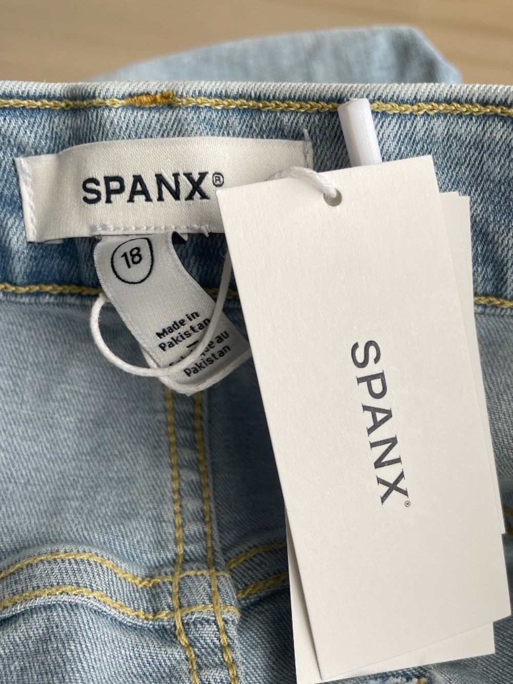 SPANX Lycra Distressed Slim Straight Jenas Turner Wash Size 18 NWT - Picture 8 of 9